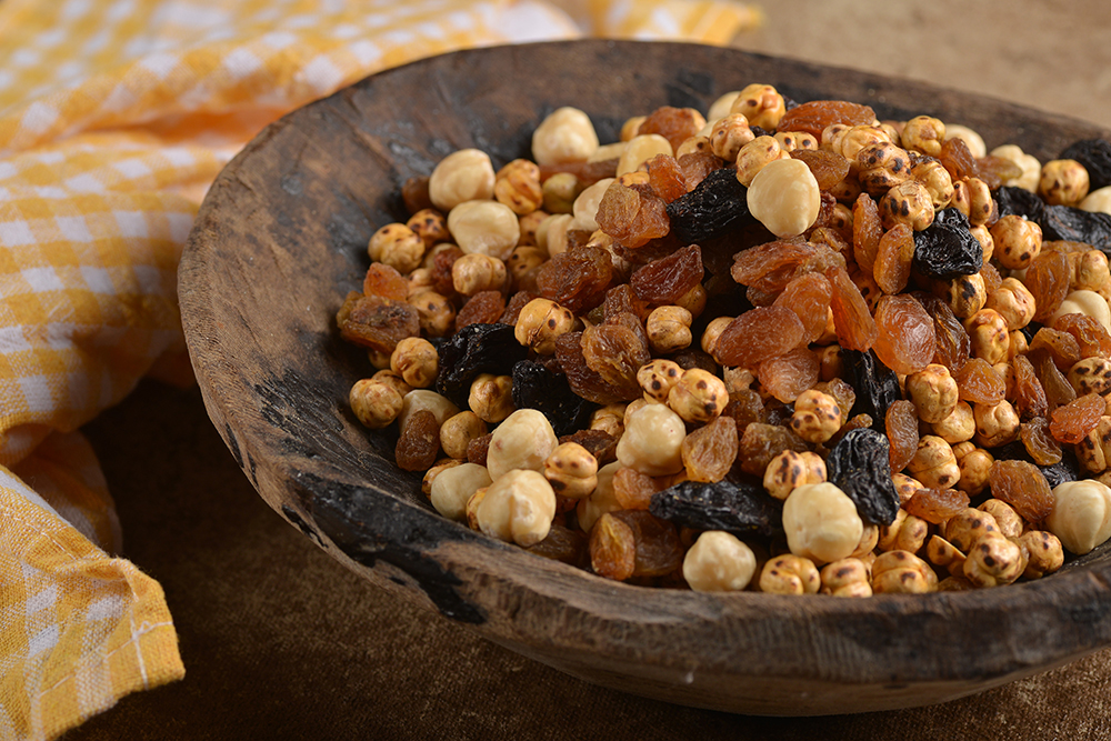 Mixed Cookies with Hazelnut and Raisin